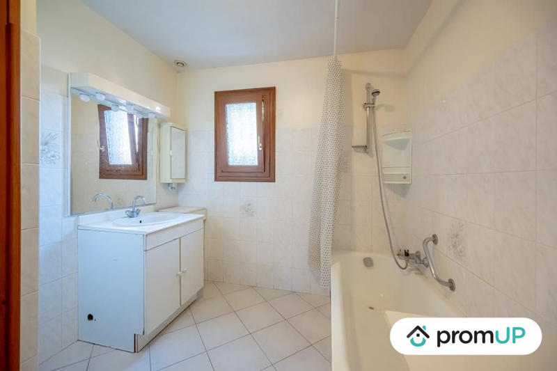 Maison - 185 m² - 7 pièces