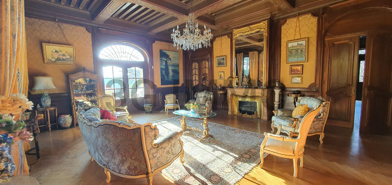 Propriété - 526 m² - 15 pièces