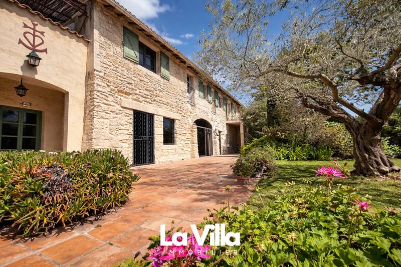 Propriété - 805 m² - 1 pièce