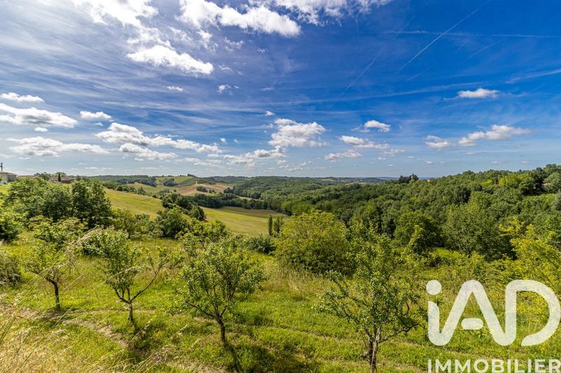 Maison - 220 m² - 5 pièces