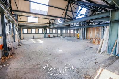 Local commercial - 674 m²