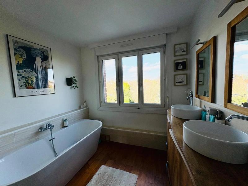 Maison - 85 m² - 4 pièces