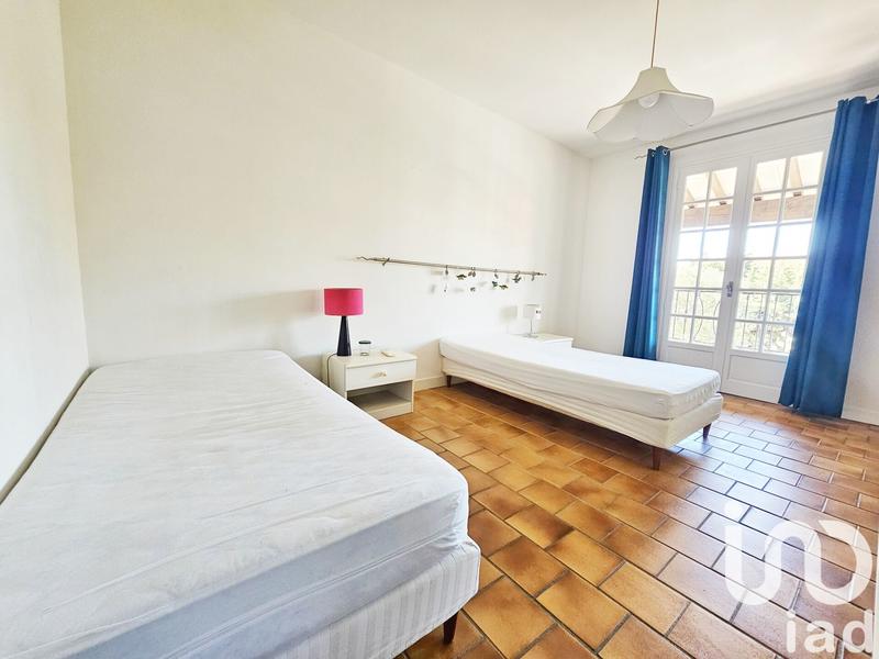 Maison - 260 m² - 8 pièces