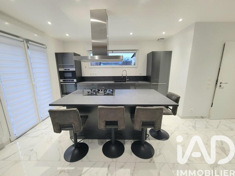 Maison - 96 m² - 4 pièces