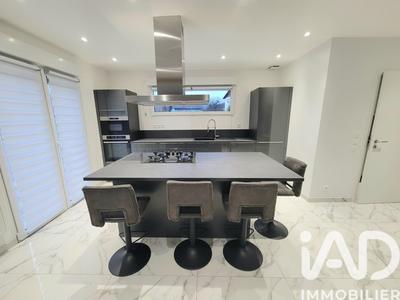 Maison - 96 m² - 4 pièces