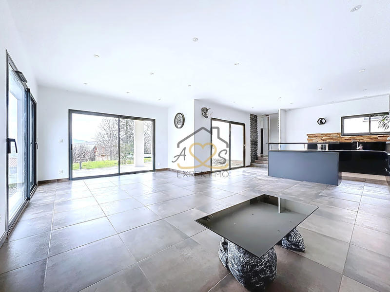 Maison - 124 m² - 6 pièces