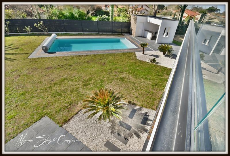 Propriété - 290 m² - 8 pièces