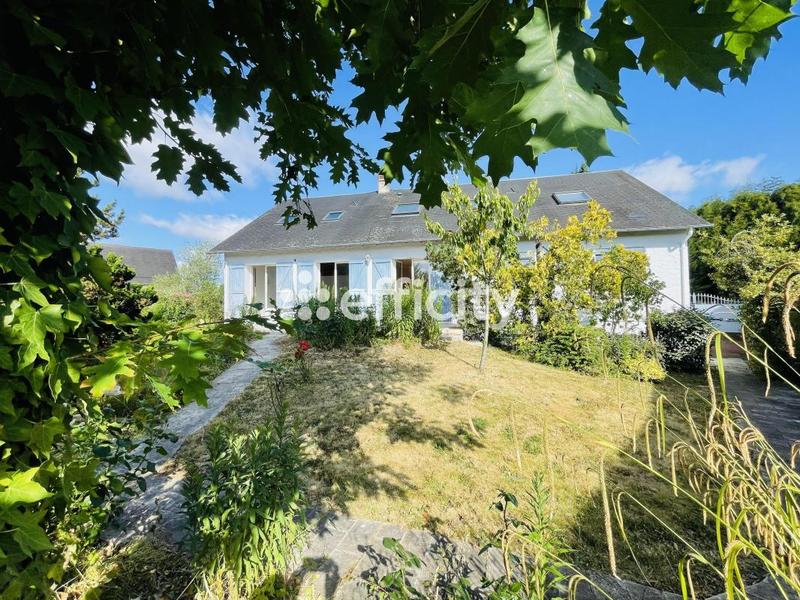 Maison - 228 m² - 9 pièces