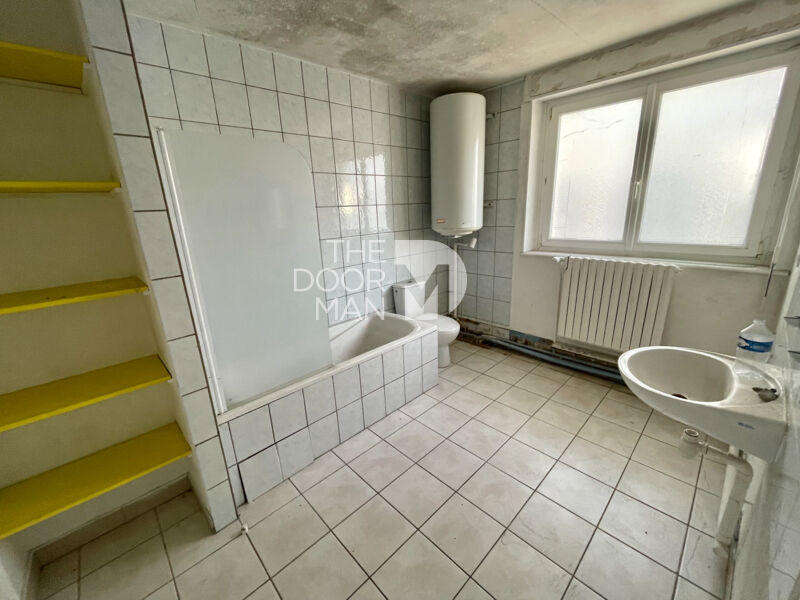 Immeuble - 110 m² - 7 pièces