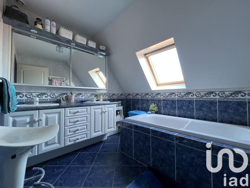 Maison - 217 m² - 8 pièces