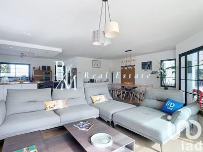 Maison - 265 m² - 10 pièces