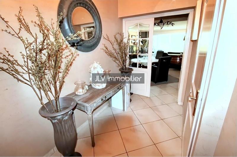 Maison - 258 m² - 11 pièces