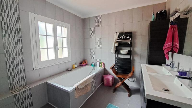 Maison - 175 m² - 6 pièces