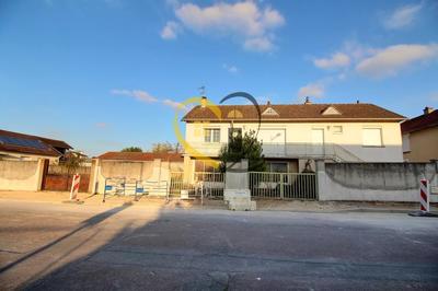 Maison - 121 m² - 4 pièces