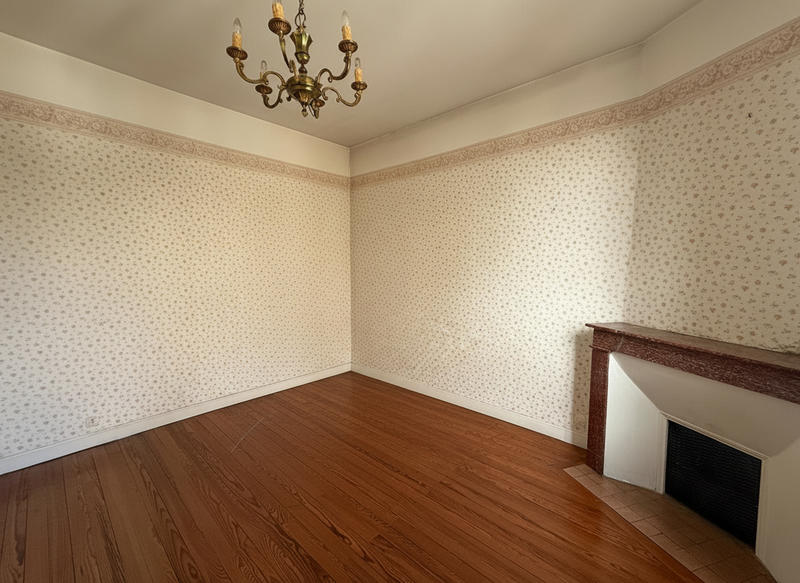 Maison - 180 m² - 8 pièces