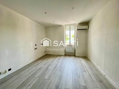 Local commercial - 86 m² - 6 pièces