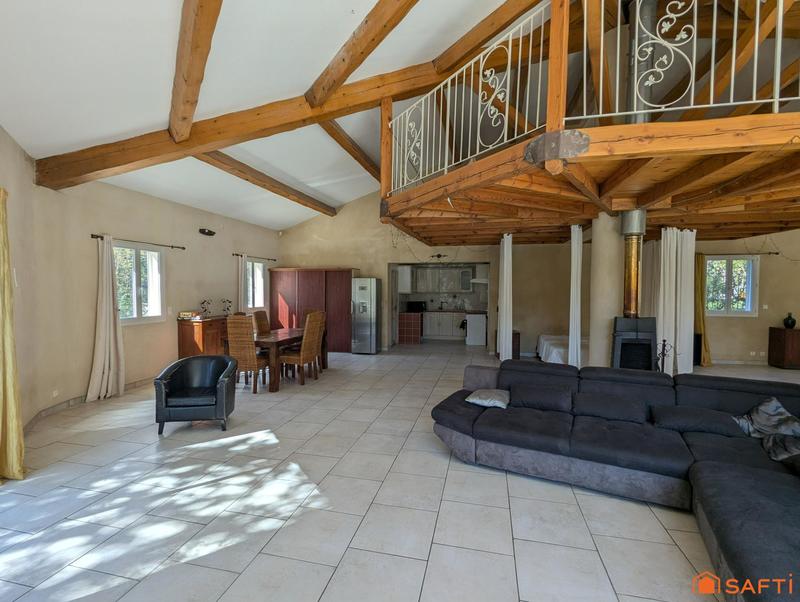 Maison - 327 m² - 7 pièces