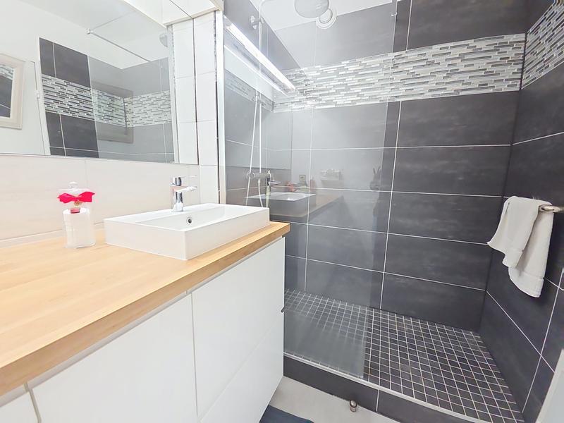 Appartement - 82 m² - 4 pièces