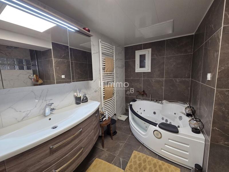 Maison - 170 m² - 6 pièces