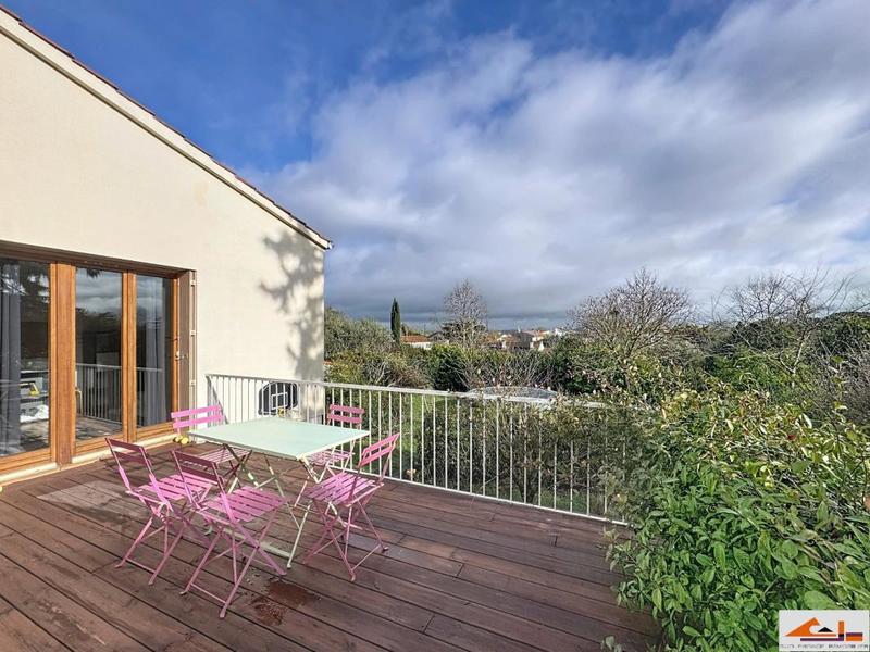 Villa - 205 m² - 8 pièces