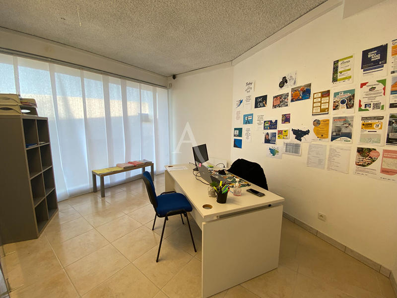 Local commercial - 186 m² - 3 pièces