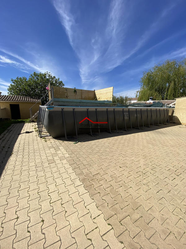 Maison - 284 m² - 6 pièces