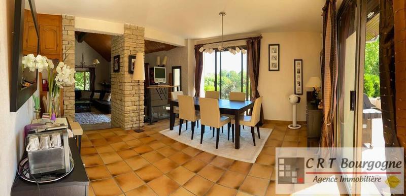 Maison - 374 m² - 9 pièces