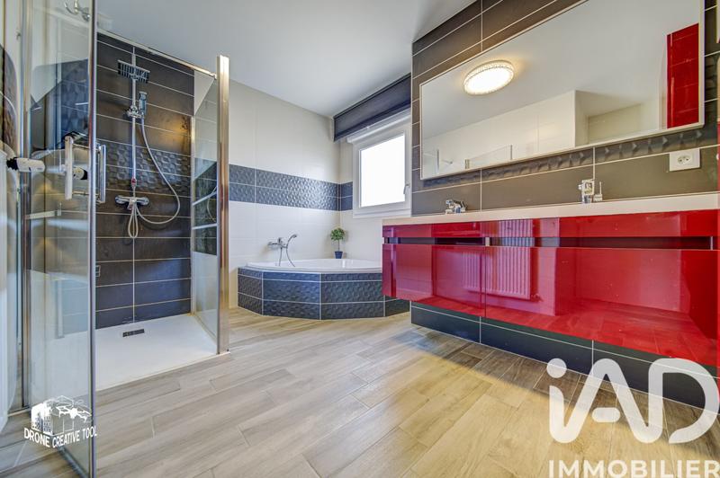 Maison - 140 m² - 5 pièces