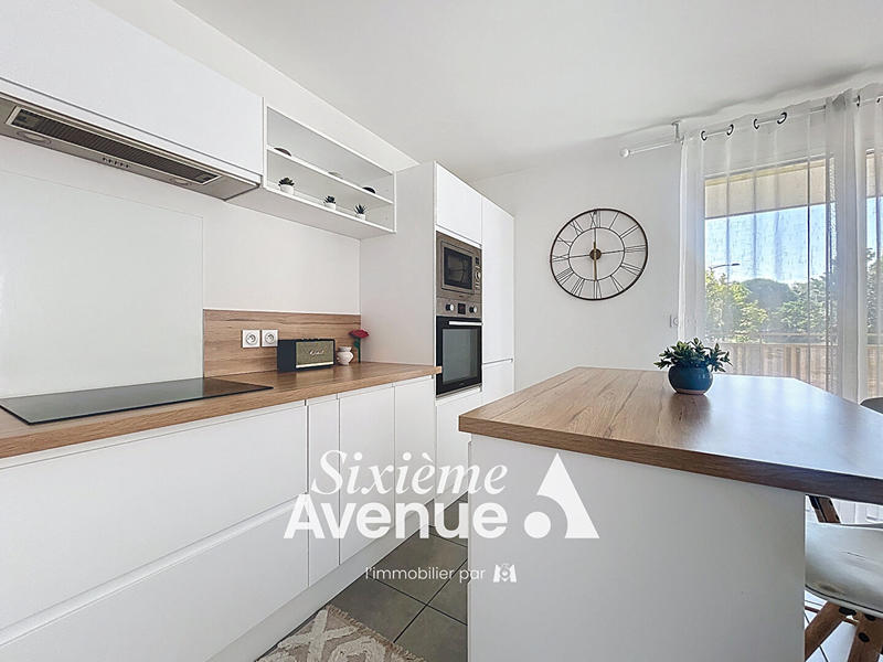 Appartement - 80 m² - 4 pièces