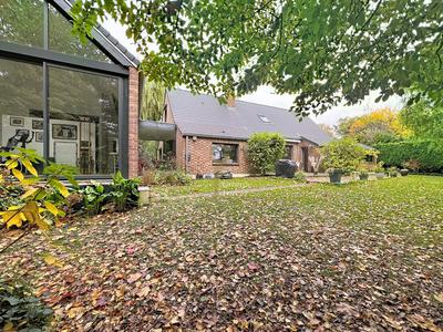 Maison - 245 m² - 9 pièces