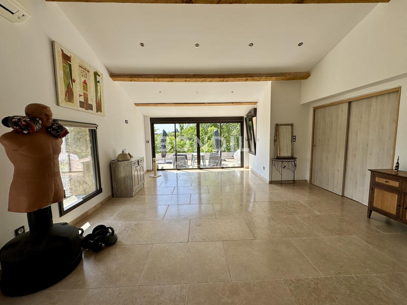 Propriété - 225 m² - 7 pièces