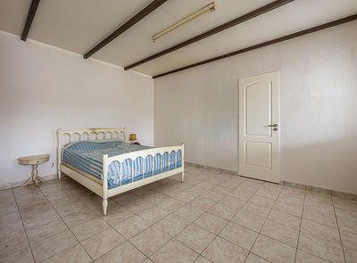 Maison - 201 m² - 7 pièces