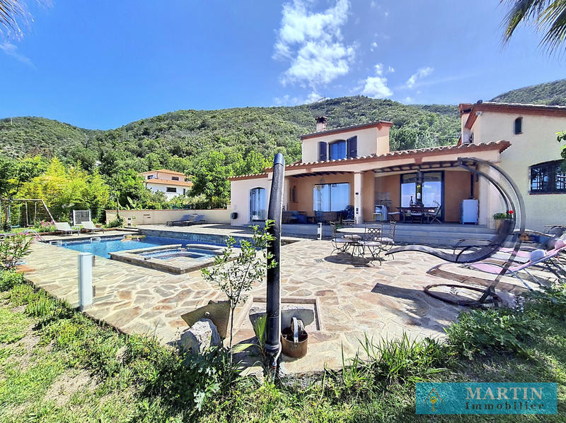 Villa - 185 m² - 9 pièces