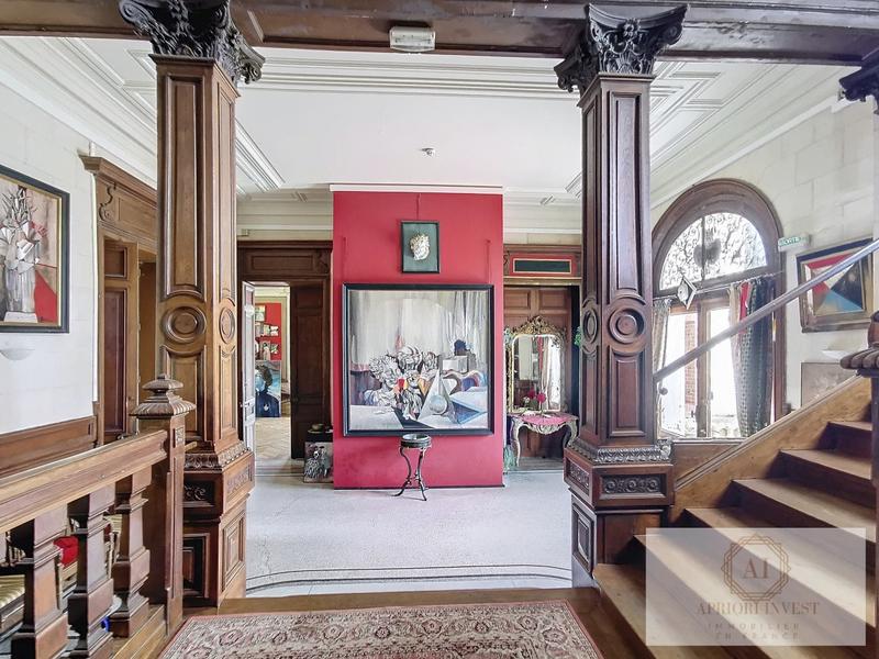 Château - 1 800 m² - 56 pièces