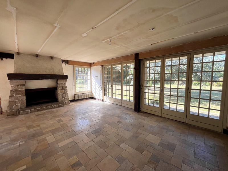 Maison - 250 m² - 6 pièces