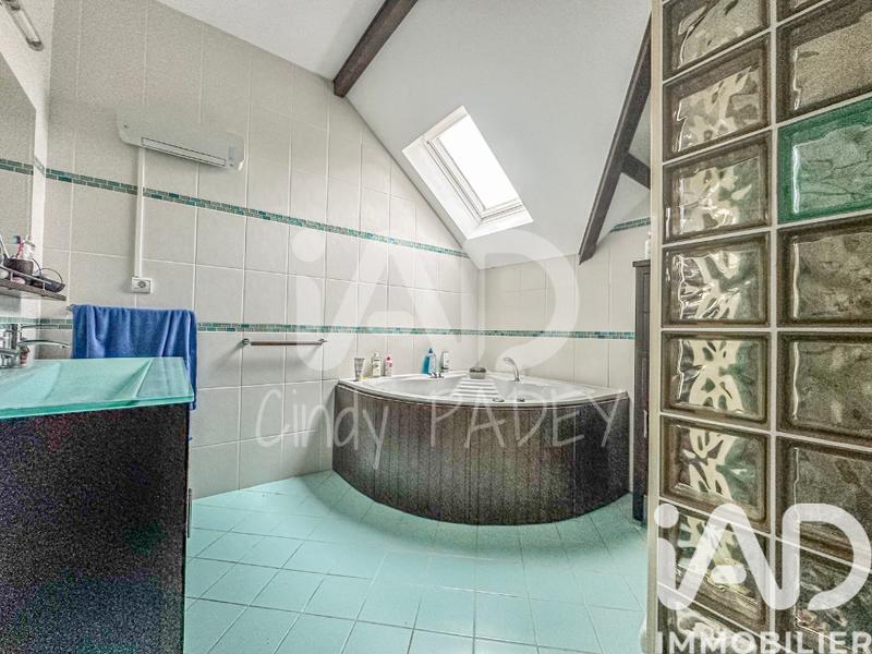 Maison - 310 m² - 12 pièces