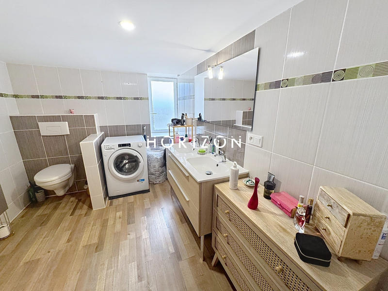 Appartement - 84 m² - 2 pièces