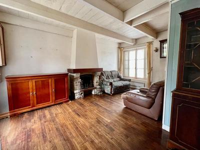 Maison - 90 m² - 5 pièces