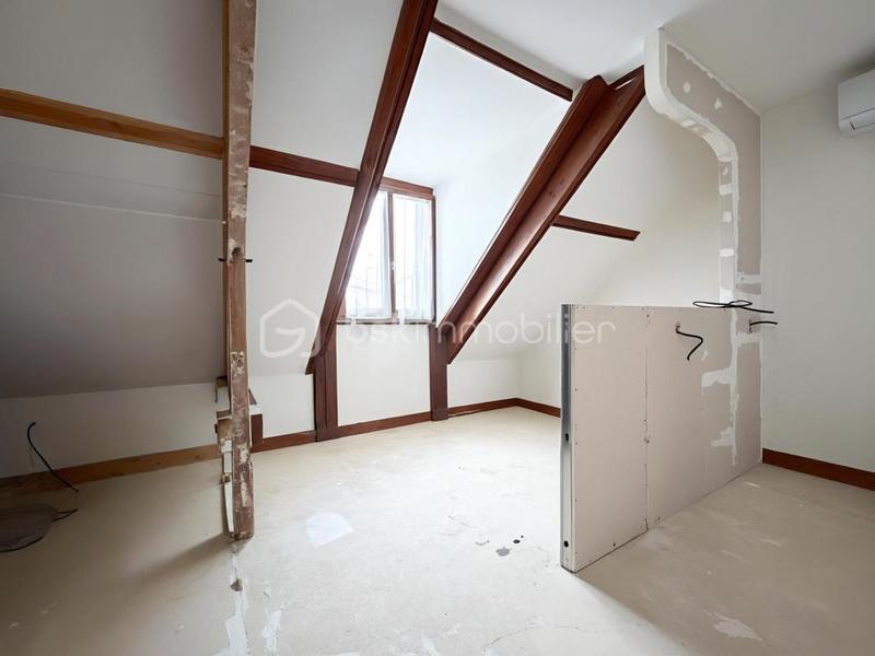 Maison - 161 m² - 8 pièces