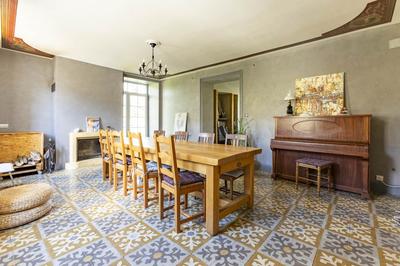 Maison - 422 m² - 9 pièces