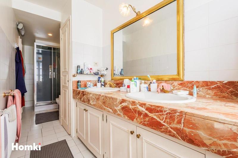 Appartement - 184 m² - 6 pièces