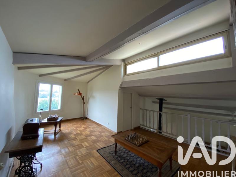 Maison - 212 m² - 9 pièces