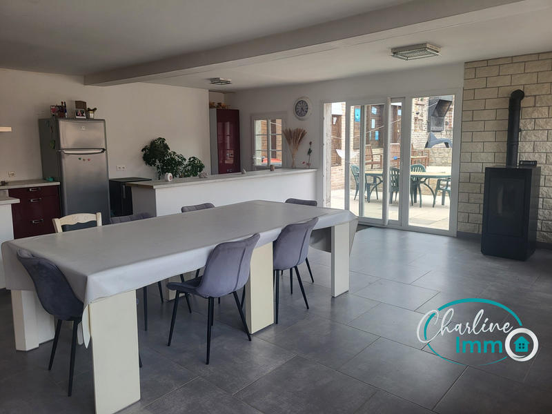 Maison - 179 m² - 7 pièces