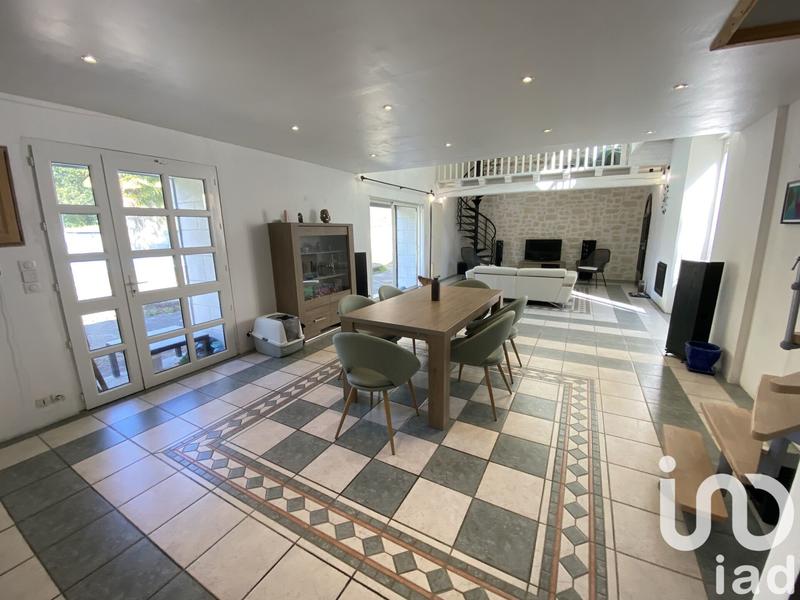 Maison - 215 m² - 8 pièces