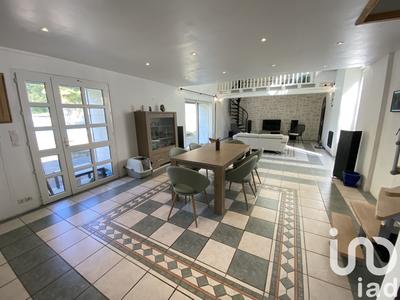 Maison - 215 m² - 8 pièces