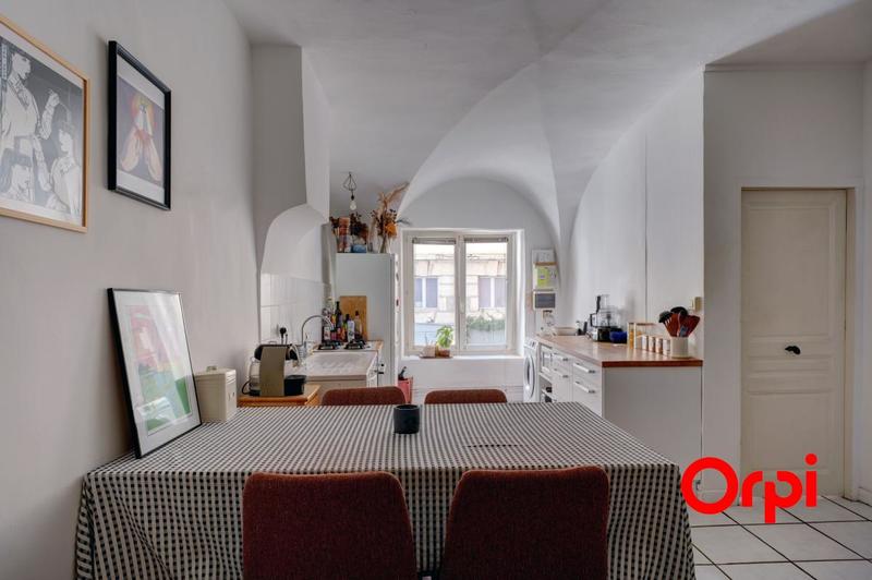 Appartement - 83 m² - 2 pièces