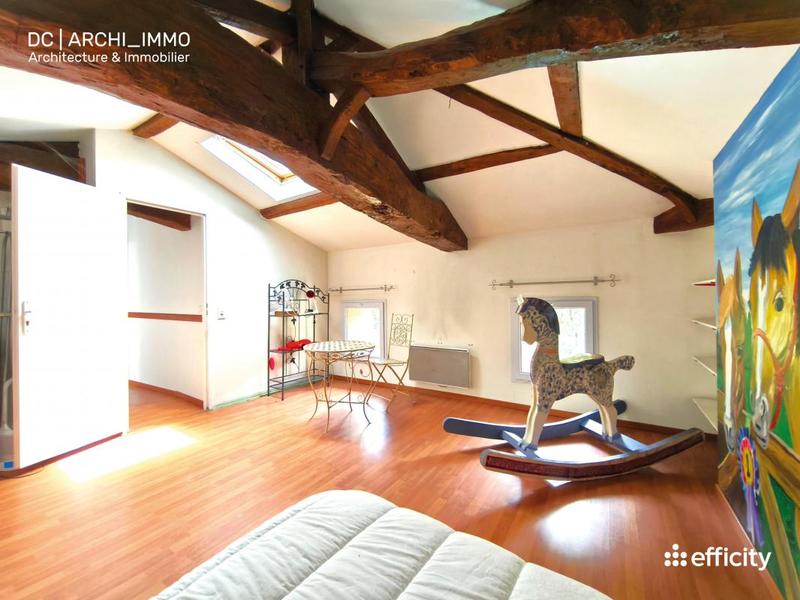 Maison - 530 m² - 18 pièces