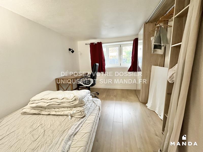 Chambre - 12 m² - 10 pièces