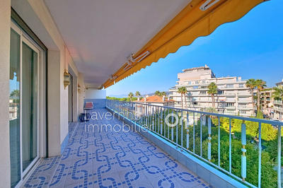 Appartement - 94 m² - 4 pièces