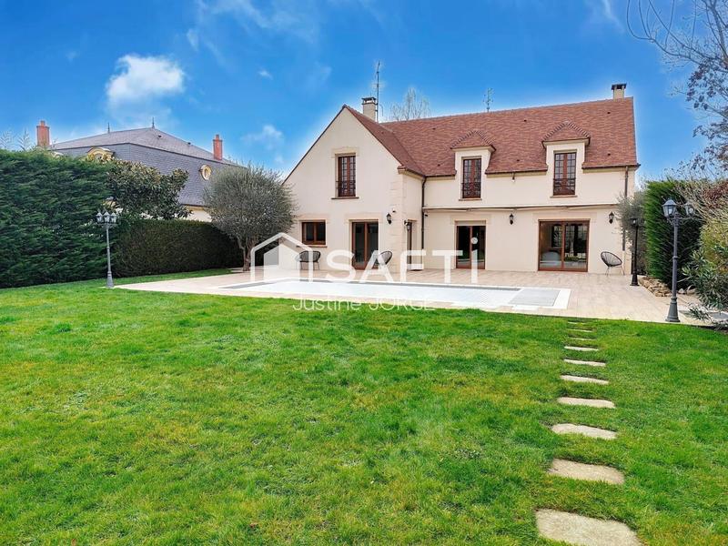 Maison - 228 m² - 7 pièces